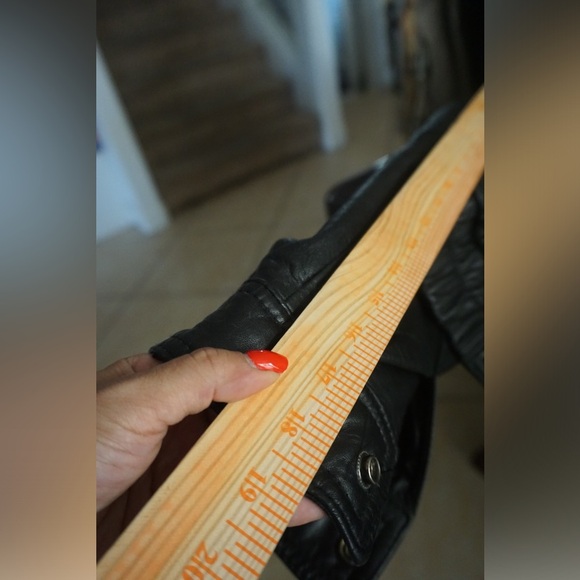 Vintage 90’s cropped leather jacket authentic leather - Picture 4 of 12